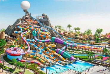 Аквапарк "Yas Waterworld" в Абу Даби: водные горки, бассейны и экстремальные аттракционы