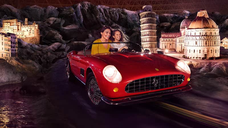 Зоны тематического парка Ferrari World Abu Dhabi